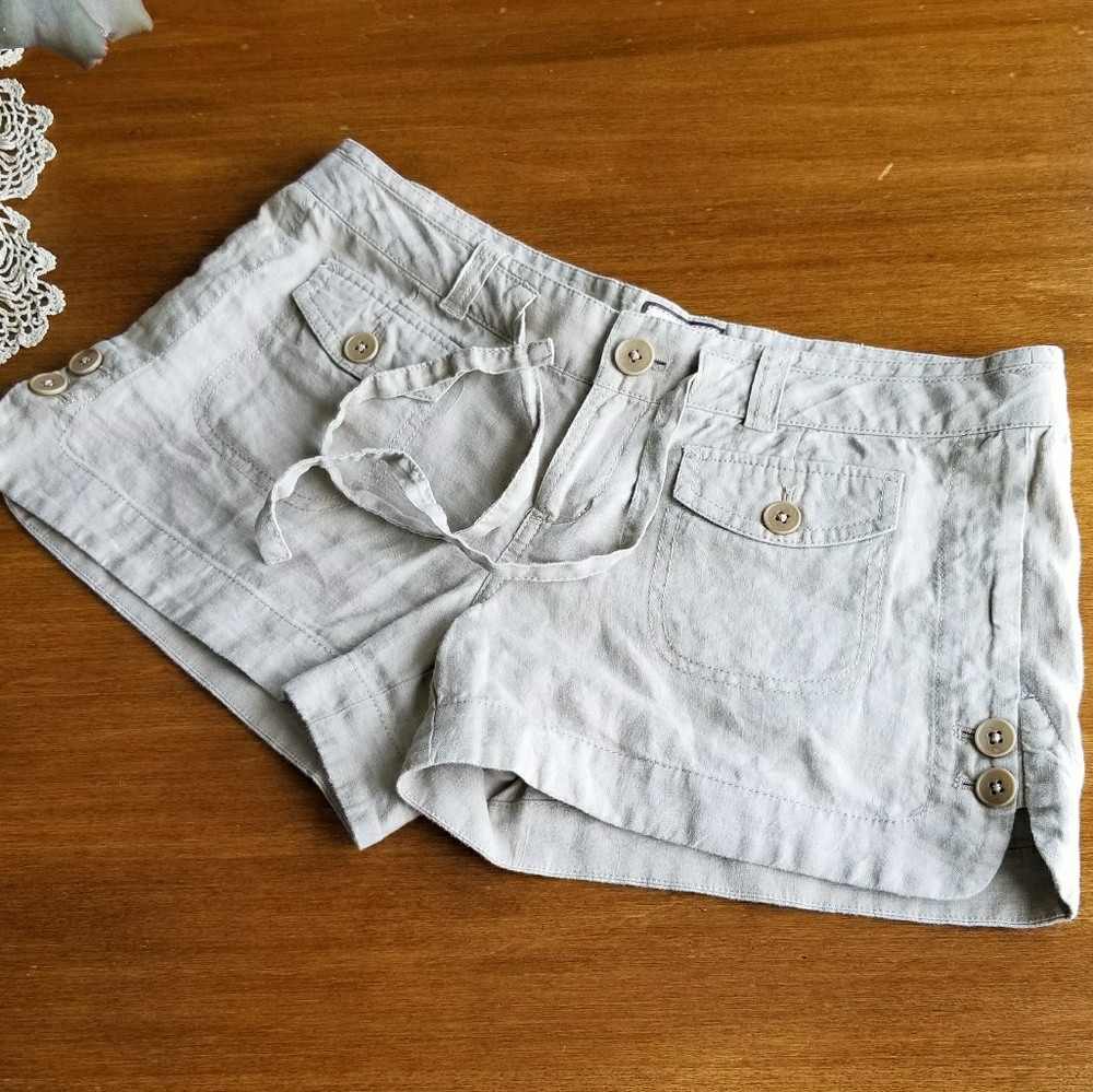 Juicy Couture 100% linen khaki shorts